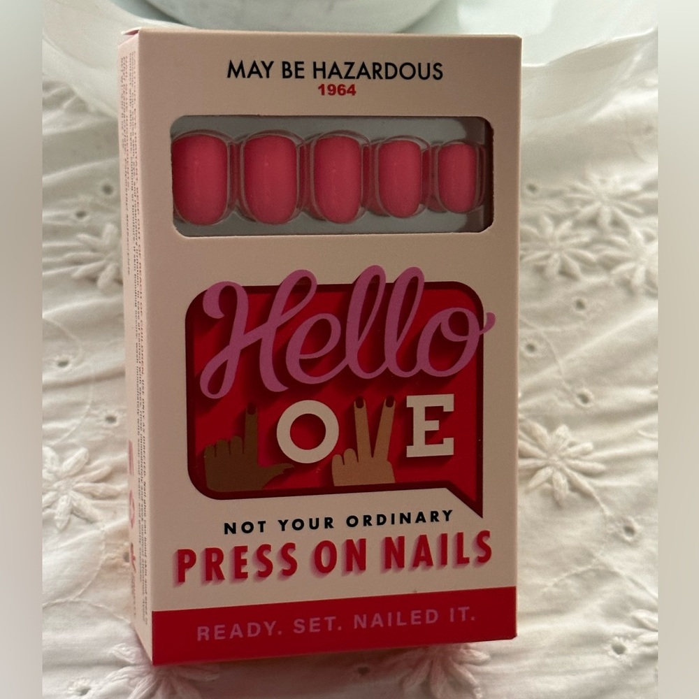 Hello Love nails